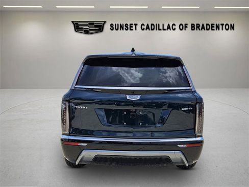 New 2026 Cadillac Vistiq Luxury w/ LPO, Floor Liner Package image 6