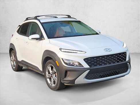 Used 2023 Hyundai Kona SEL image 3