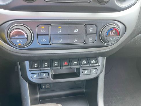 Certified 2020 Chevrolet Colorado ZR2 w/ LPO, Premium Interior Package image 27