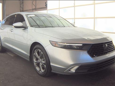 Used 2024 Honda Accord EX image 4