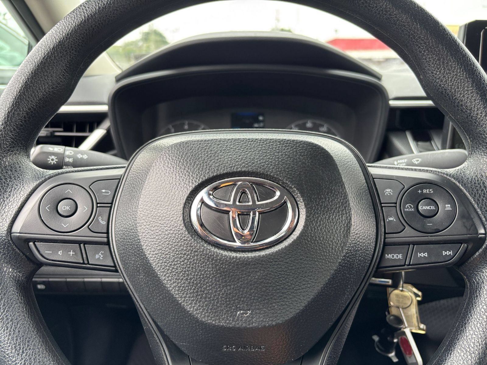 Used 2025 Toyota Corolla LE FWD image 25