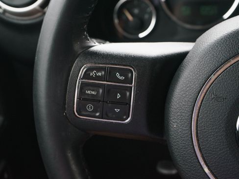 Used 2018 Jeep Wrangler Unlimited Sahara w/ Connectivity Group AWD/4WD image 20