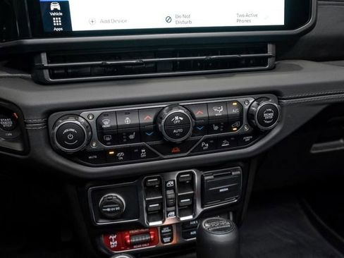 Used 2025 Jeep Wrangler Unlimited Rubicon 392 image 70