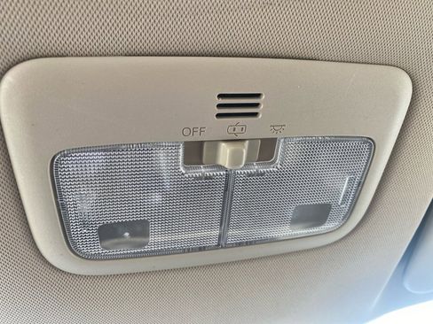 Used 2014 Toyota Corolla LE image 24