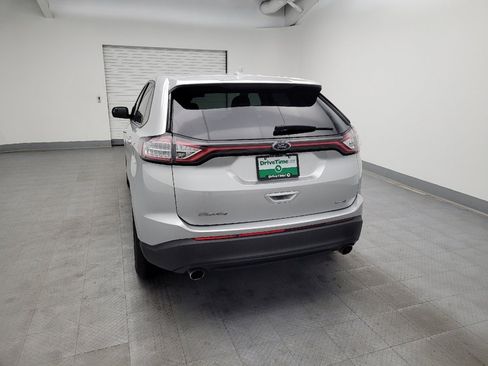 Used 2018 Ford Edge SE image 6