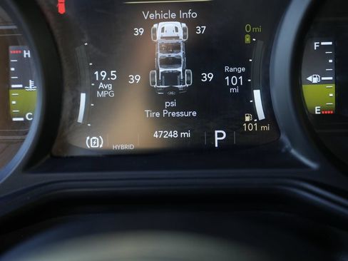 Used 2024 Jeep Wrangler Unlimited w/ Convenience Group AWD/4WD image 45