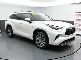 Used 2021 Toyota Highlander Platinum video 2