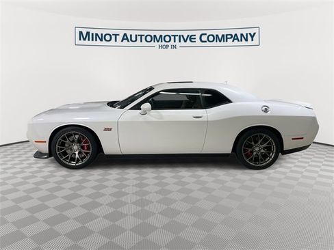 Used 2015 Dodge Challenger SRT image 5