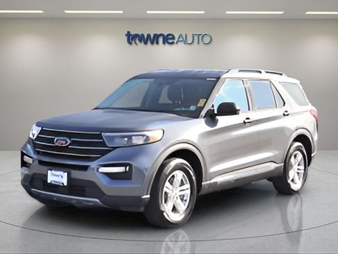 Used 2023 Ford Explorer XLT w/ Equipment Group 202A AWD/4WD image 3