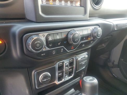 Used 2022 Jeep Wrangler Unlimited Sport AWD/4WD image 27
