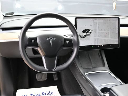 Used 2023 Tesla Model Y Long Range AWD/4WD image 34