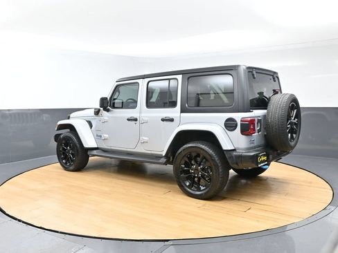 Used 2023 Jeep Wrangler Unlimited Sahara w/ Cold Weather Group AWD/4WD image 6
