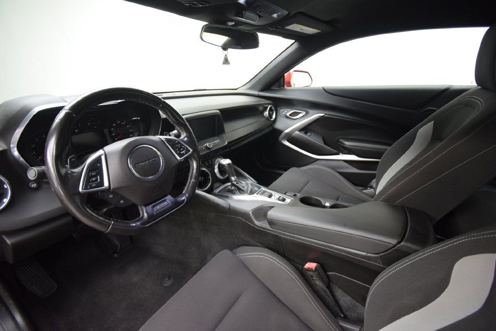 Used 2017 Chevrolet Camaro LT RWD image 7
