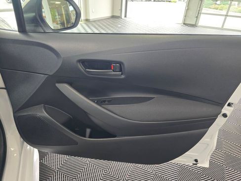 Used 2026 Toyota Corolla LE FWD image 38
