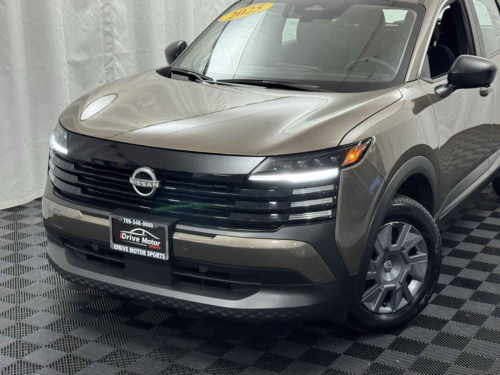 Used 2025 Nissan Kicks S AWD/4WD image 5