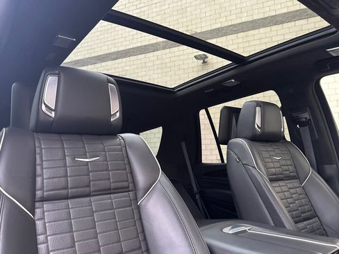 Certified 2021 Cadillac Escalade Sport Platinum w/ Heavy-Duty Trailer Package image 22