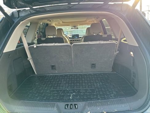 Used 2023 Lincoln Aviator Reserve w/ Equipment Group 201A image 16