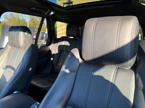 Used 2017 Land Rover Range Rover HSE AWD/4WD image 9