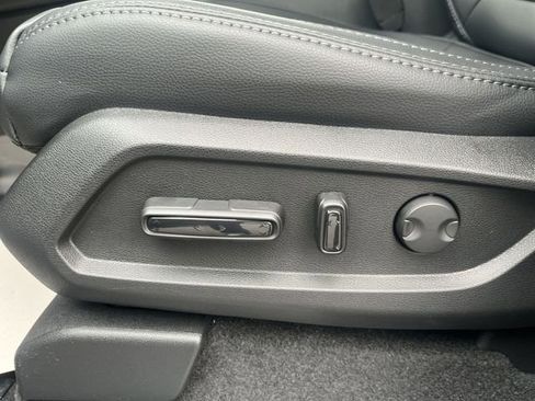 New 2025 Honda Pilot EX-L image 16