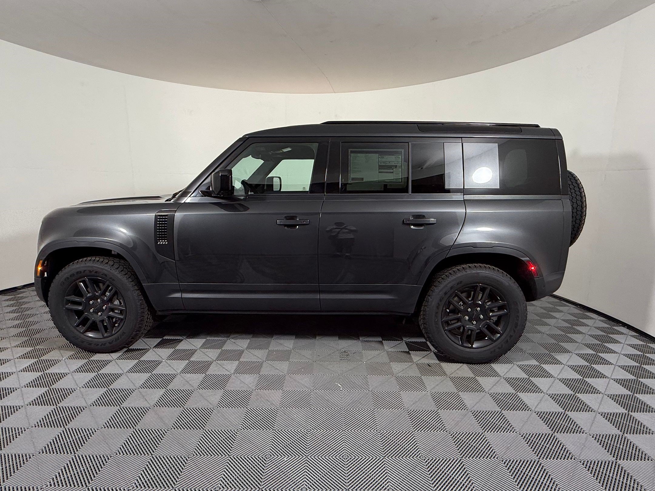 New 2026 Land Rover Defender 110 S AWD/4WD image 2