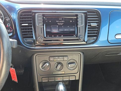 Used 2016 Volkswagen Beetle 1.8T Classic image 15