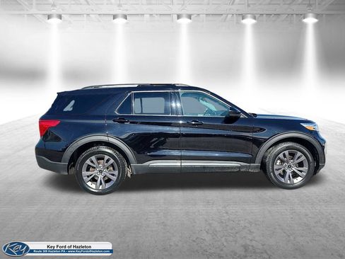 Used 2023 Ford Explorer XLT w/ Equipment Group 202A AWD/4WD image 2