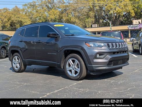 Used 2023 Jeep Compass Latitude image 1