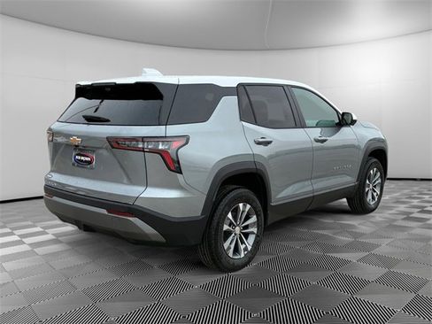 New 2026 Chevrolet Equinox LT w/ Convenience Package II image 3