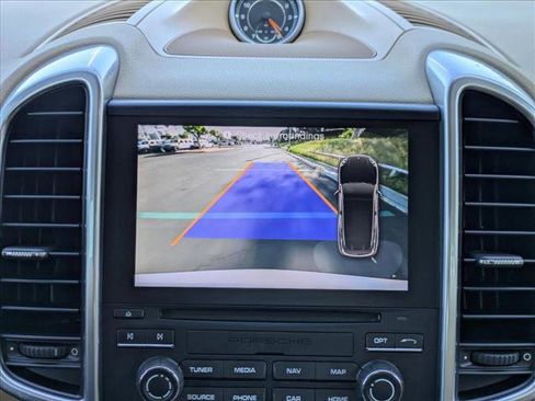 Used 2017 Porsche Cayenne Platinum Edition image 13