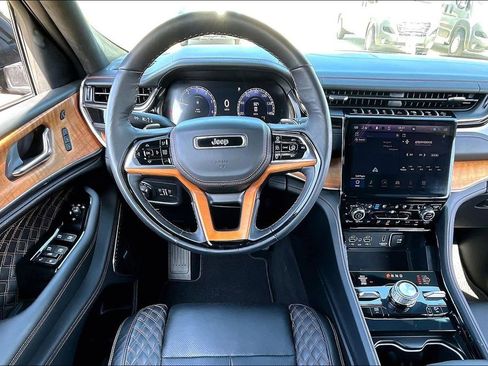 Used 2025 Jeep Grand Cherokee L Summit AWD/4WD image 5