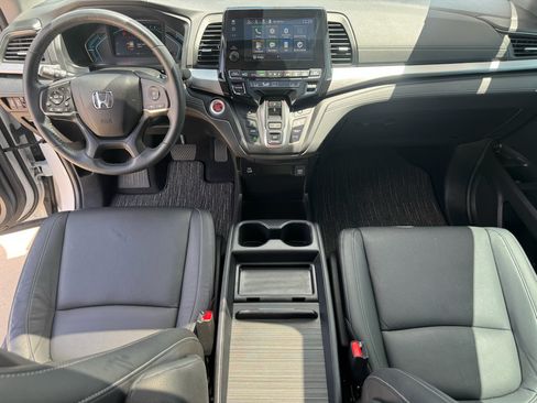 Certified 2024 Honda Odyssey EX-L image 2