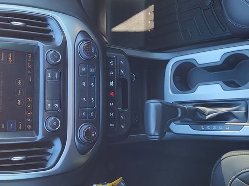 Used 2020 Chevrolet Colorado ZR2 image 16