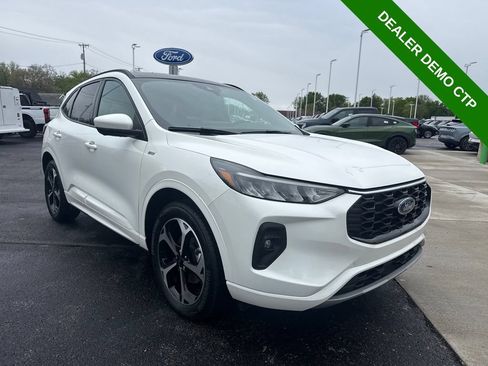 Used 2024 Ford Escape ST-Line Select w/ Tech Pack #2 AWD/4WD image 4