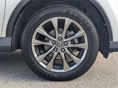 Used 2018 Toyota RAV4 Limited image 11