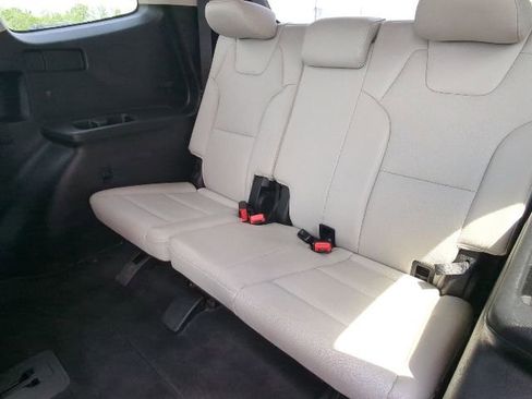 Used 2023 Kia Telluride EX w/ EX Captain's Chair Package AWD/4WD image 27