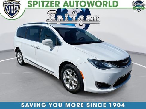 Used 2019 Chrysler Pacifica Touring-L Plus FWD image 1