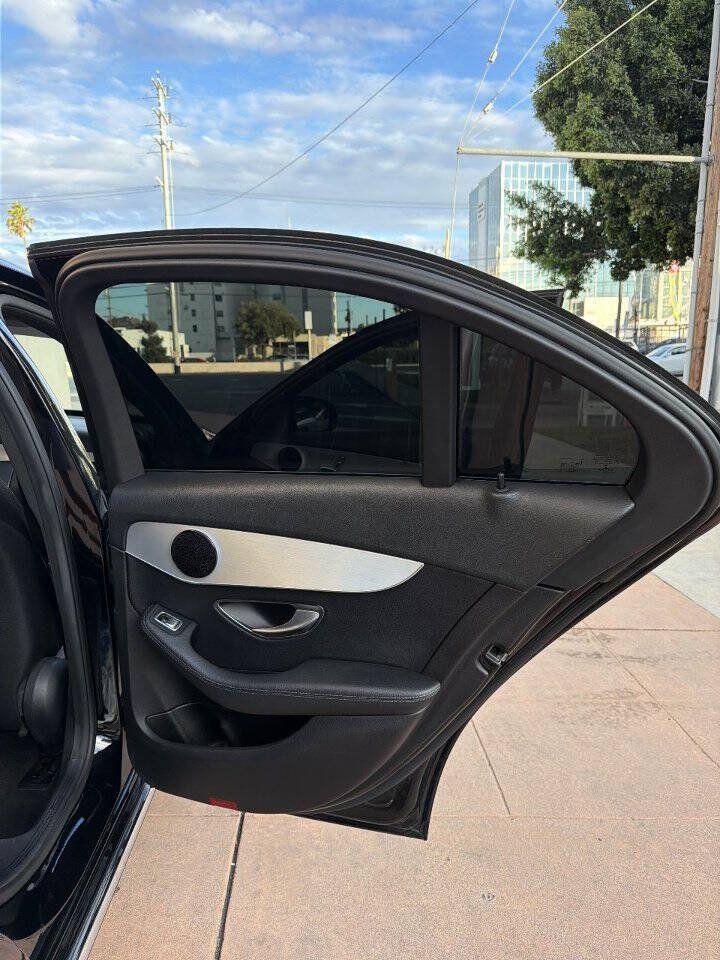 Used 2020 Mercedes-Benz C 300 Sedan image 30