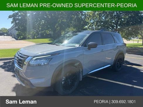Used 2024 Nissan Pathfinder Platinum AWD/4WD image 2