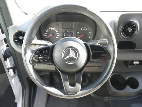 Used 2023 Mercedes-Benz Sprinter 2500 image 18