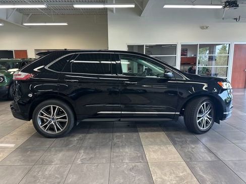 Used 2019 Ford Edge Titanium w/ Equipment Group 301A AWD/4WD image 9