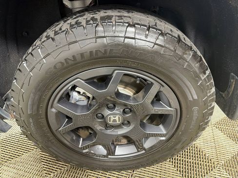 Used 2025 Honda Pilot TrailSport image 21
