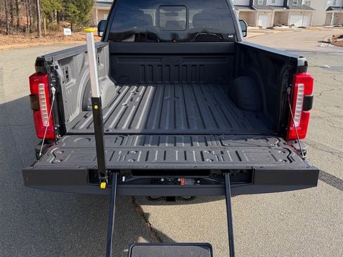 Used 2025 Ford F250 XLT w/ Black Appearance Package image 8