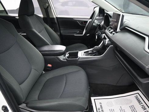 Used 2024 Toyota RAV4 LE image 34