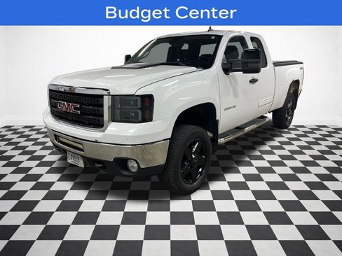 Used 2013 GMC Sierra 2500 SLE w/ SLE Preferred Package AWD/4WD image 4
