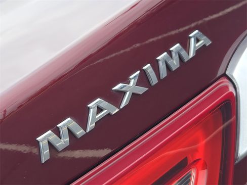 Used 2018 Nissan Maxima SR image 12