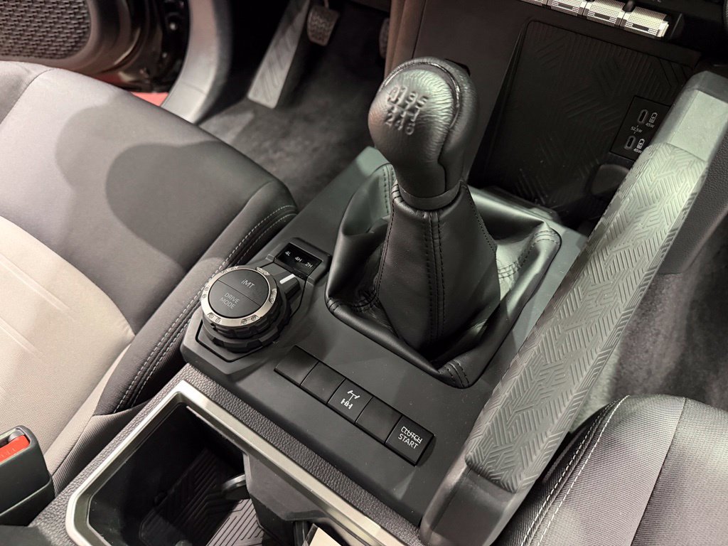 Used 2025 Toyota Tacoma TRD Off-Road AWD/4WD image 57