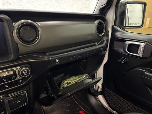 Used 2022 Jeep Wrangler Sport AWD/4WD image 22