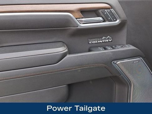 Used 2023 Chevrolet Silverado 1500 High Country w/ Technology Package AWD/4WD image 24