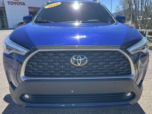 Used 2024 Toyota Corolla Cross XLE w/ Convenience Package image 15