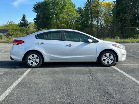 Used 2018 Kia Forte LX FWD image 5